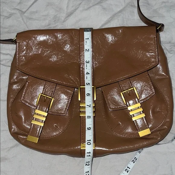 Michael Kors Darrington Large Crackle Brown Leather Crossbody - Picture 4 of 16